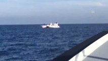 Sürüklenen Teknedeki 11 Düzensiz Göçmen Kurtarıldı