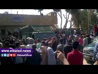 صدى البلد |  نقل"عصابة الأطفال" بقنا لمركز الشرطة بعد محاولة الأهالي الفتك بهن