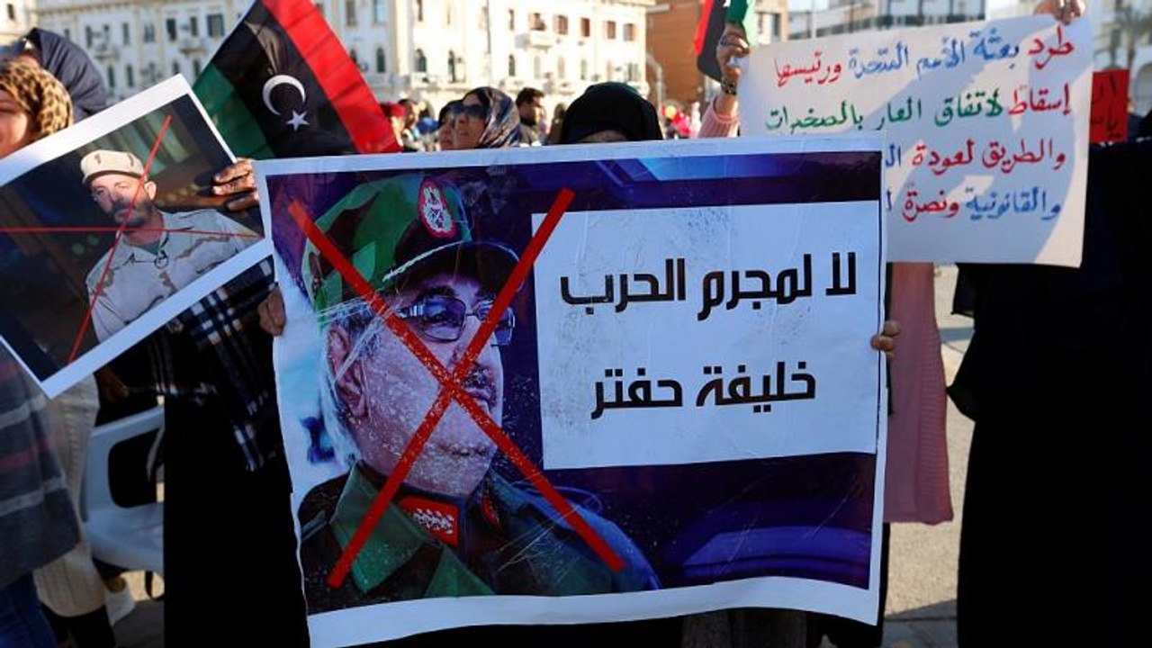 Libyans fear showdown as Khalifa Haftar eyes capital