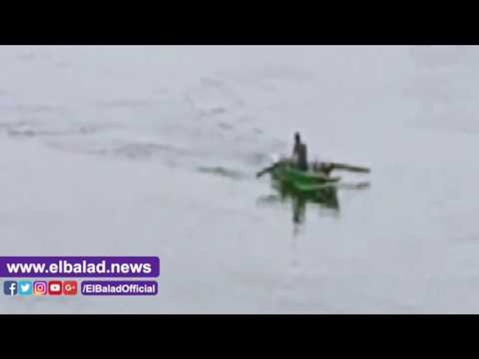 صدى البلد | محافظ المنيا يكرم مراكبي لإنقاذه فتاة سقطت من أعلى كوبري النيل