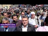 صدى البلد | محافظ بني سويف ومدير الأمن والمستشار العسكري يتقدمون جنازة شهيد الواجب