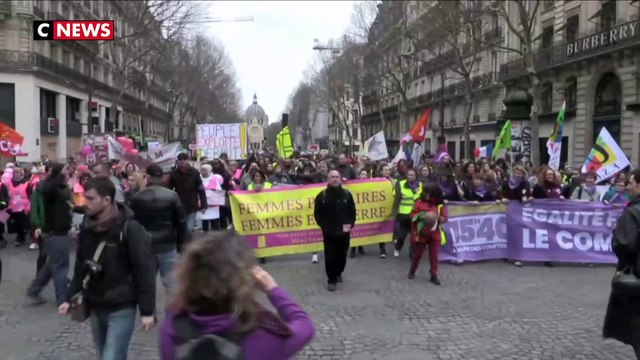 «Gilets roses» : les assistantes maternelles de nouveau dans la rue