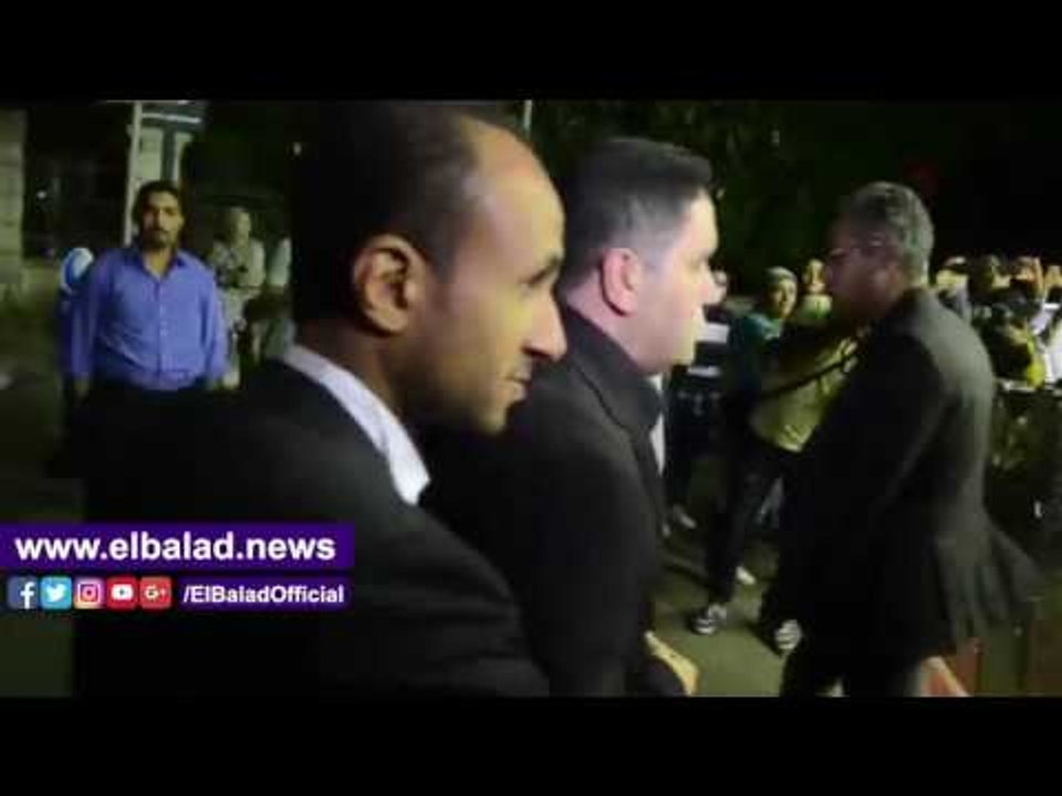 صدى البلد | أحمد السقا وهاني رمزي ومحمد إمام وأشرف زكي في عزاء والدة شريف عرفة