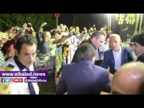 صدى البلد | عادل إمام يقدم واجب العزاء في والدة شريف عرفة