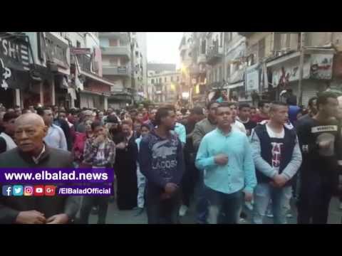 دماء الشهداء تختلط في مدخل الكنيسة المرقسية بالإسكندرية..والشباب يصلون: كيرياليسون
