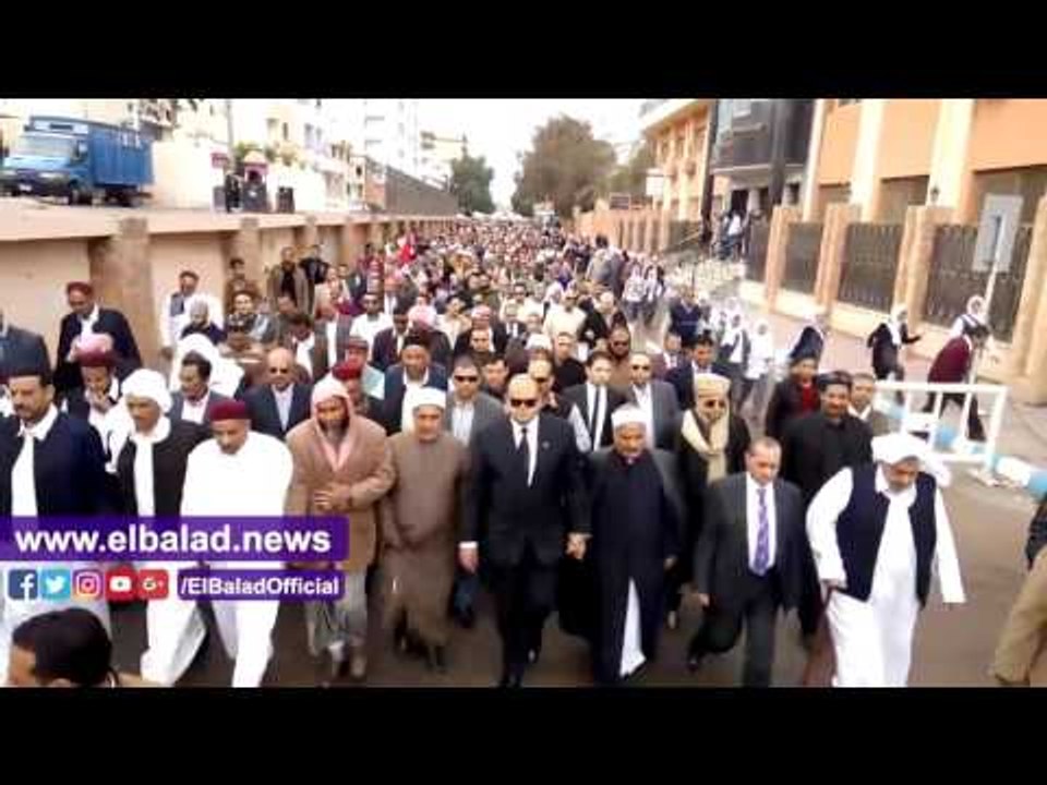 صدى البلد | انطلاق مسيرة حاشدة لتقديم واجب العزاء فى ضحايا كنيستي ماري جرجس بطنطا