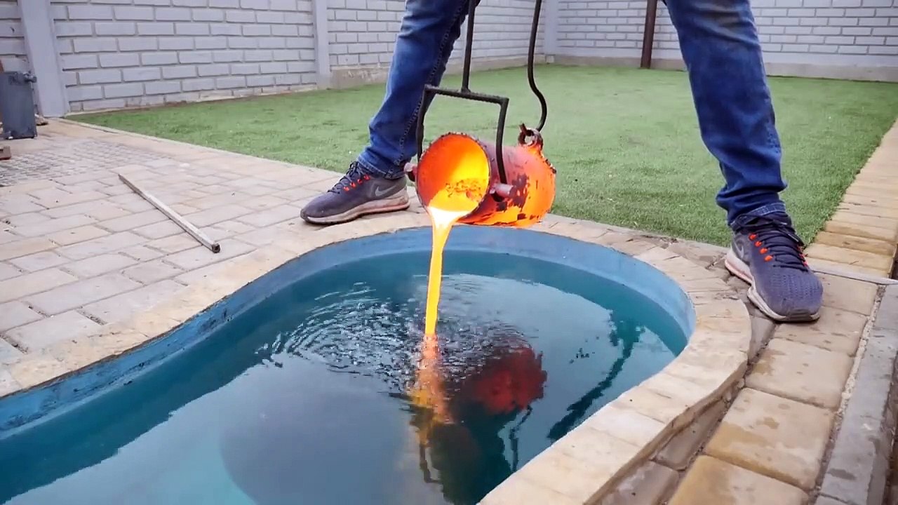 EXPERIMENT- LAVA vs POOL - LAVA VS PISINA