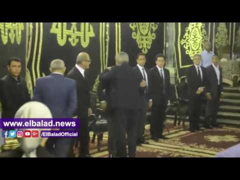 صدى البلد |وزير الشباب وهاني مهنا في عزاء والدة شريف عرفة
