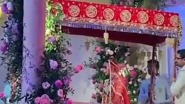 Akash Ambani Shloka Mehta Wedding Photos, Videos: Mukesh Ambani, Isha Ambani on Mandap, First Look