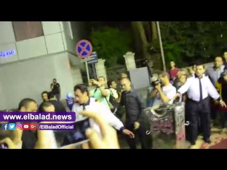 صدى البلد | أحمد عز ومحمد هنيدي وأيمن بهجت قمر في عزاء والدة شريف عرفة