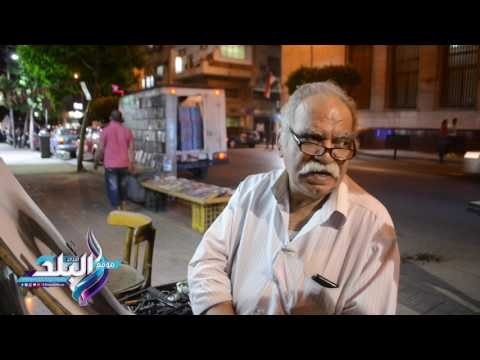 صدى البلد | عم مصطفى أقدم رسام بورتريه بوسط البلد.. موهبته بدأت بالرسم على السبورة