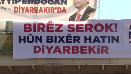 Cumhurbaşkanı Erdoğan'a Kürtçe Pankartlı Karşılama