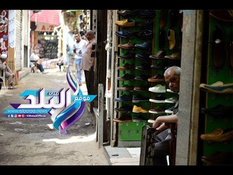 صدى البلد | مخازن حارة "الفحامين" تمتلىء بالاحذ...