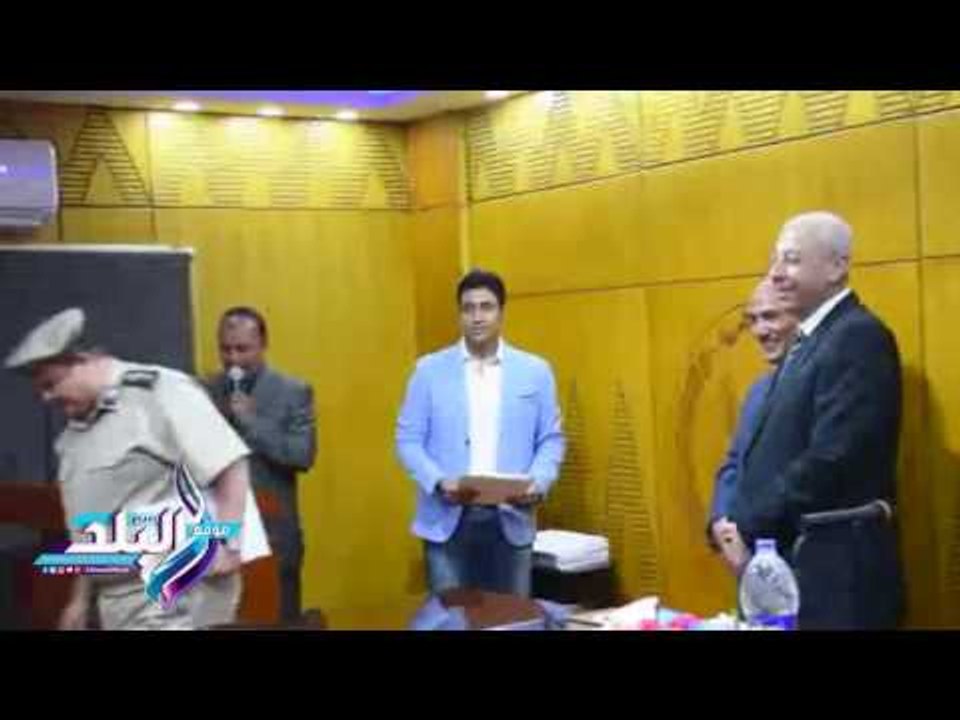 صدى البلد |  محافظ أسوان يكرم المتميزين من ضباط وأفراد ومجندين وخفراء وموظفين مدنيين بمديرية الأمن