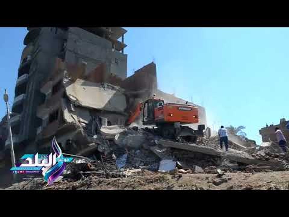 صدى البلد | محافظ قنا يقود حملة مكبرة لإزالة التعديات علي النيل