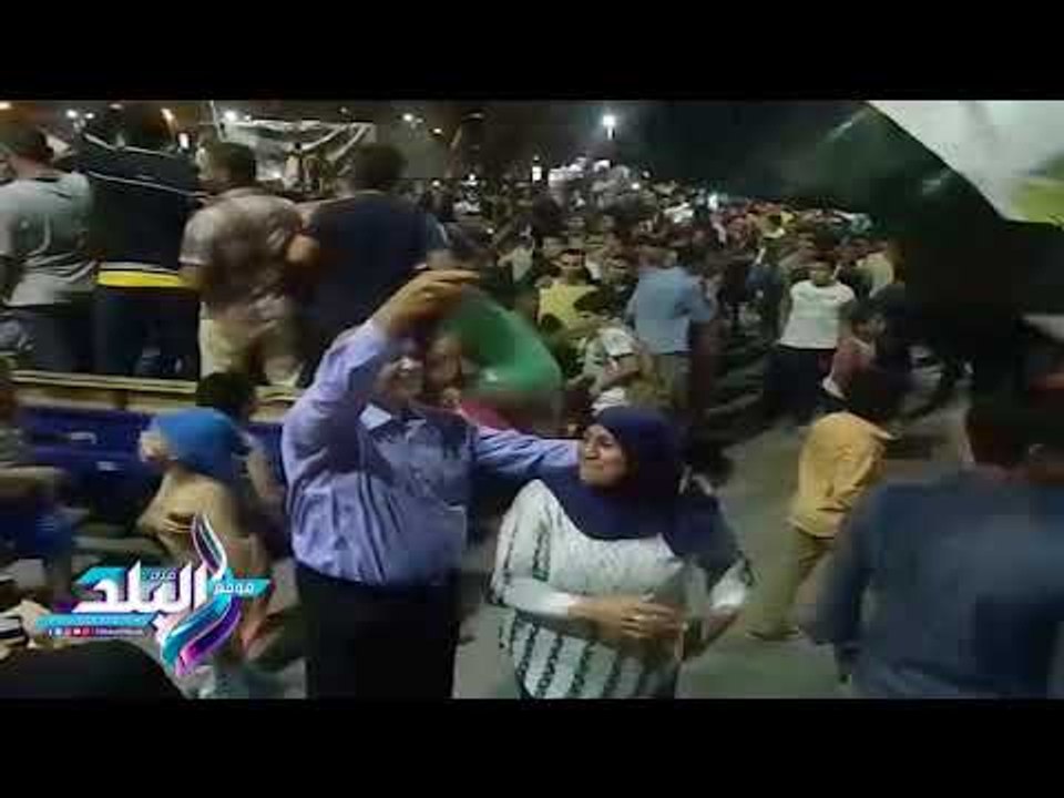 صدى البلد | جماهير الفيوم ترفض مغادرة الشوارع احتفالا بالصعود لكأس العالم.