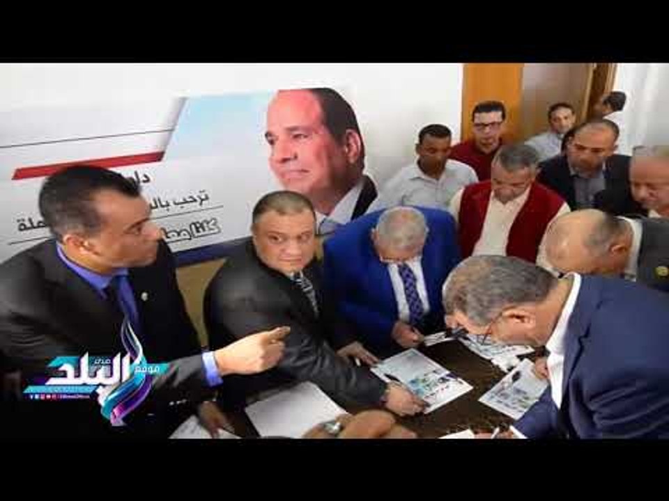 صدى البلد | نجوم الكرة يوقعون استمارة "كلنا معاك من اجل مصر" بدار الهلال