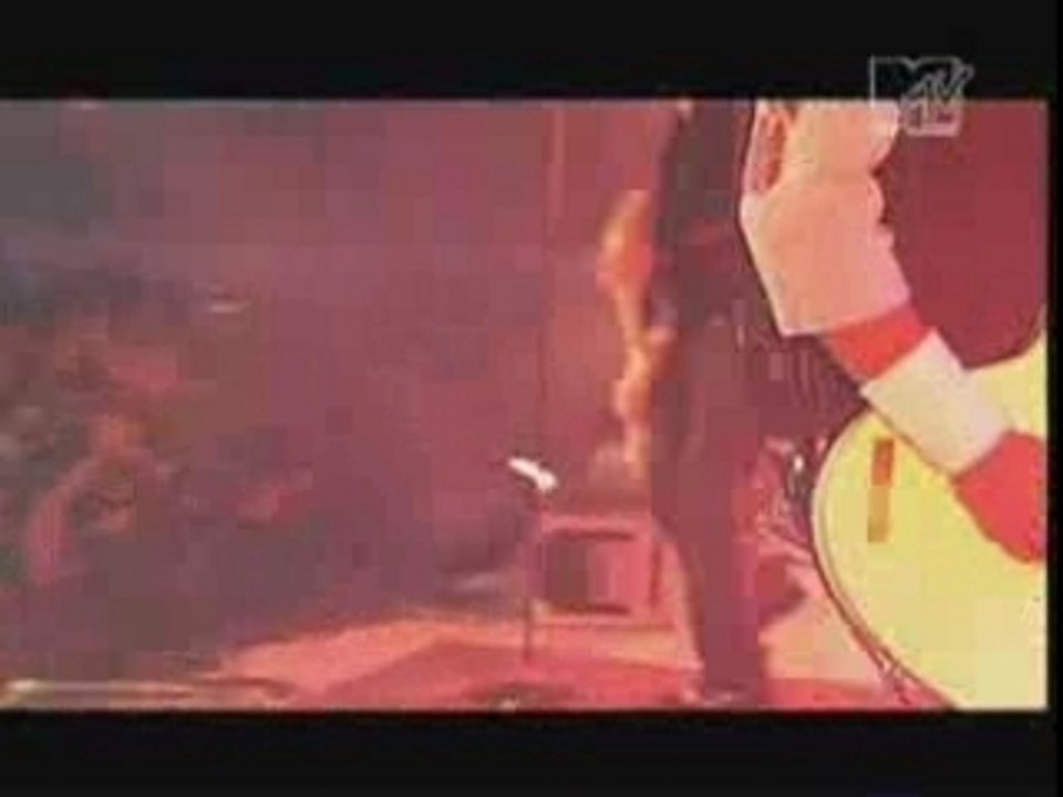 Sum 41 - 04 - Over My Head (Live At Mtv Winterjam 2003)