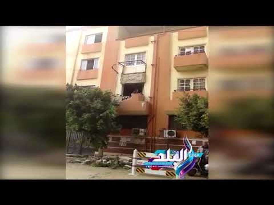 صدى البلد |  إنهيار شرفة مبني التأمين الصحي علي سيارة ببني سويف