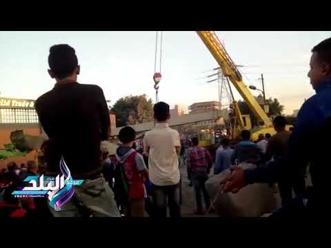 صدى البلد | لحظة رفع ونش صدمه قطار في قليوب