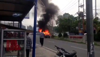 Mobil Terbakar Di Jl. Raya Dompak Depan TCC Tanjung Pinang KEPRI.