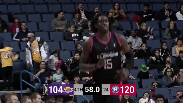 Johnathan Motley Posts 34 points & 11 rebounds vs. South Bay Lakers