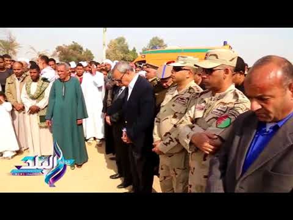 صدى البلد | الاف من أبناء قنا يشيعون شهيد القوات المسلحة بقرية القناوية