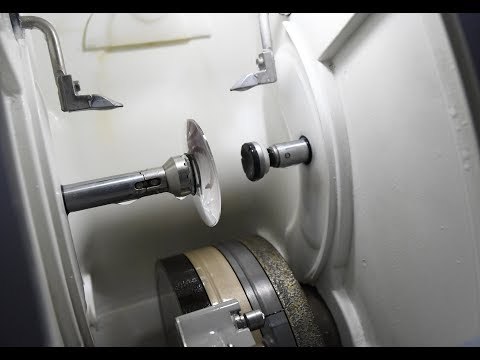 صدى البلد | منطقة باب اللوق تتحول لأحد أهم أسواق صناعة النظارات الطبية في مصر