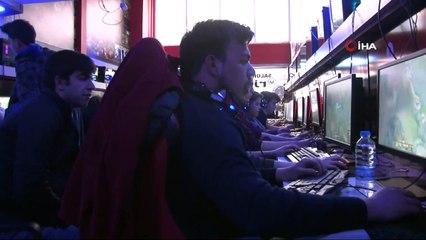 Oyun bağımlılığı yalnızlaştırıyor