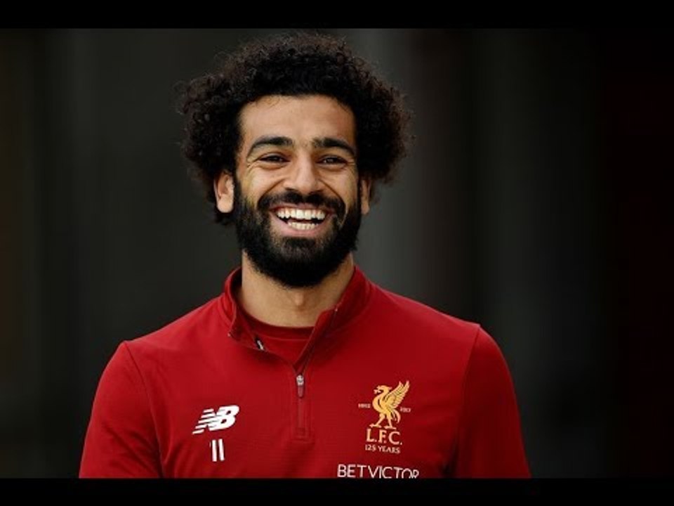 صدى البلد | شاهد..احتفال احدى المقاهى بوسط البلد بعد فوز محمد صلاح بأفضل لاعب في افريقيا