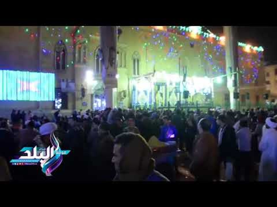 صدى البلد | مريدو الطرق الصوفية يتوافدون على ساحة الحسين للاحتفال بالمولد