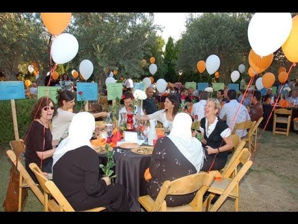 صدى البلد |  «السيدة زينب» تجذب محبي المأكولات...