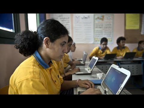 صدى البلد | آراء المواطنين حول تطبيق التعليم الإلكتروني بدلًا من الورقى