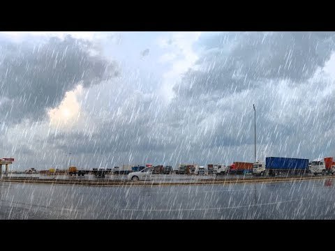 صدى البلد | هطول أمطار غزيرة بالغربية لأكثر من 9 ساعات