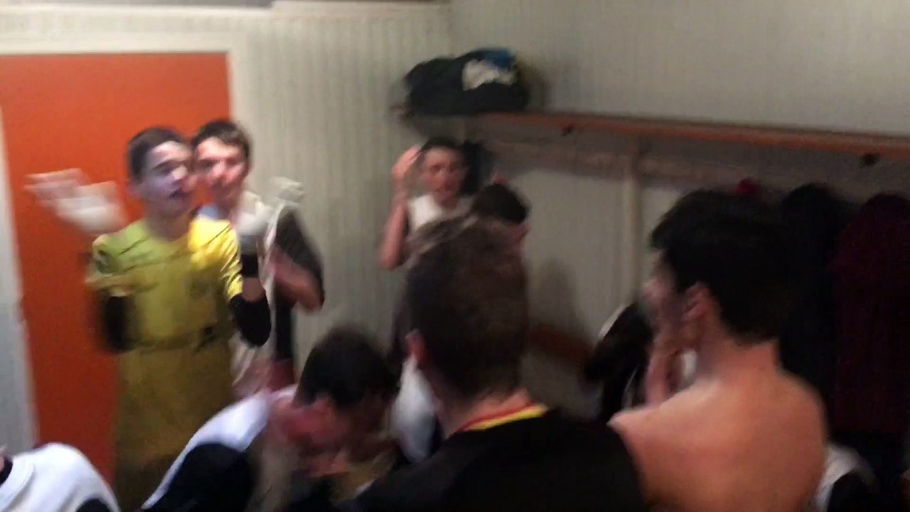 ON CHANTE ENCORE ET ENCORE CHEZ LES U17B. Vidéo.r.viau