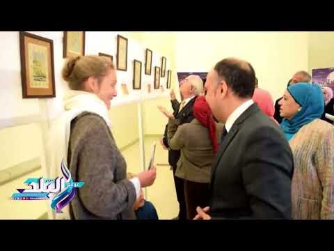 صدى البلد | سائحة فرنسية تنبهر بقصص ألف ليلة وليلة في متحف المنيل