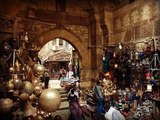 صدى البلد | بائعون البازرات في القاهرة المعزية يحترفون اللغات الأجنبية