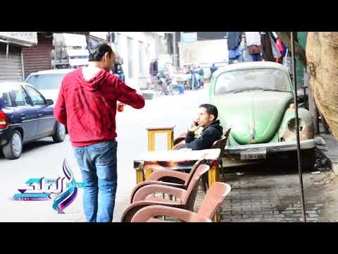 صدى البلد | شاهد .. قهوجى بدرجة بكالوريوس ينصح الشباب العمل فى القهوة أفضل من الجلوس عليها