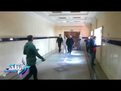 صدى البلد | محافظ المنوفية السابق يهرب من كاميرات الإعلام في محكمة الجنايات