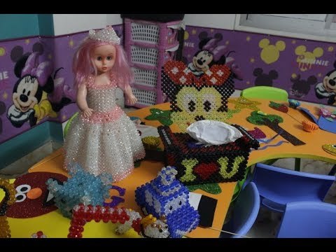 صدى البلد | شاهد.. معلمة تحارب الغلاء بصناعة منتجات منزلية بأقل الأسعار