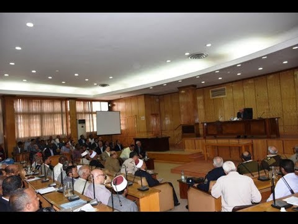 صدى البلد | محافظ أسوان يبحث الاستعدادات للعملية الإنتخابية