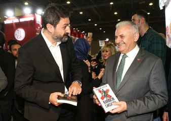 Binali Yıldırım'ı En Çok Etkileyen Kitap "Karanlık Çarşamba" Oldu