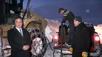 Karlı dağları aşmak için 10 gündür çalışıyorlar - AĞRI