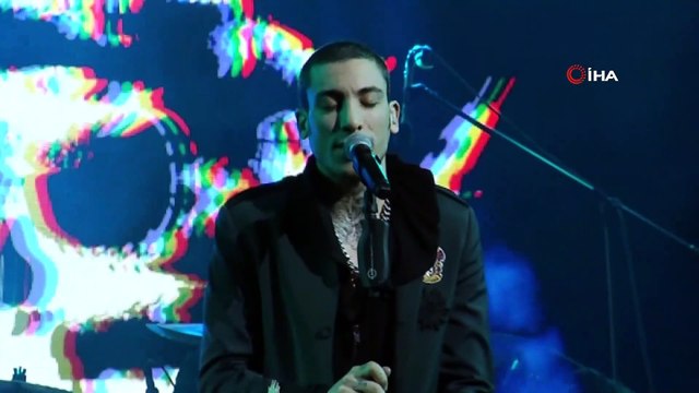 Can Bonomo hayranlarıyla buluştu