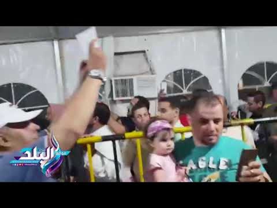 صدى البلد | حشود ضخمة للمصريين بسفارة مصر في ال...