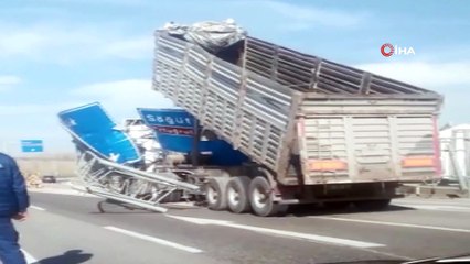 Damperi açık unutulan seyir halindeki tır dehşet saçtı