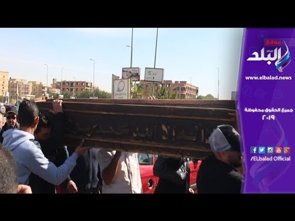 صدى البلد | 4 فنانين فقط فى جنازة والد الفنانة نهال عنبر