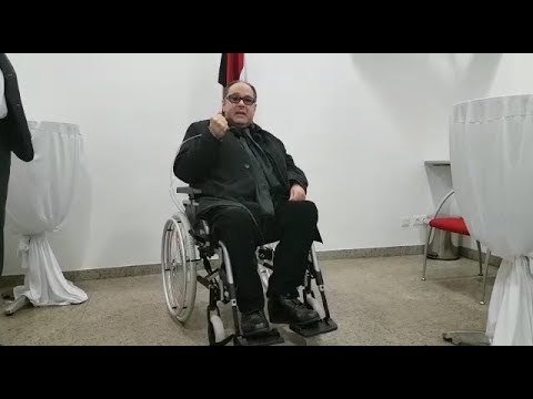 صدى البلد | مصري مسن بالنمسا يتحدى ظروفه الصحية للادلاء بصوته في الانتخابات الرئاسية