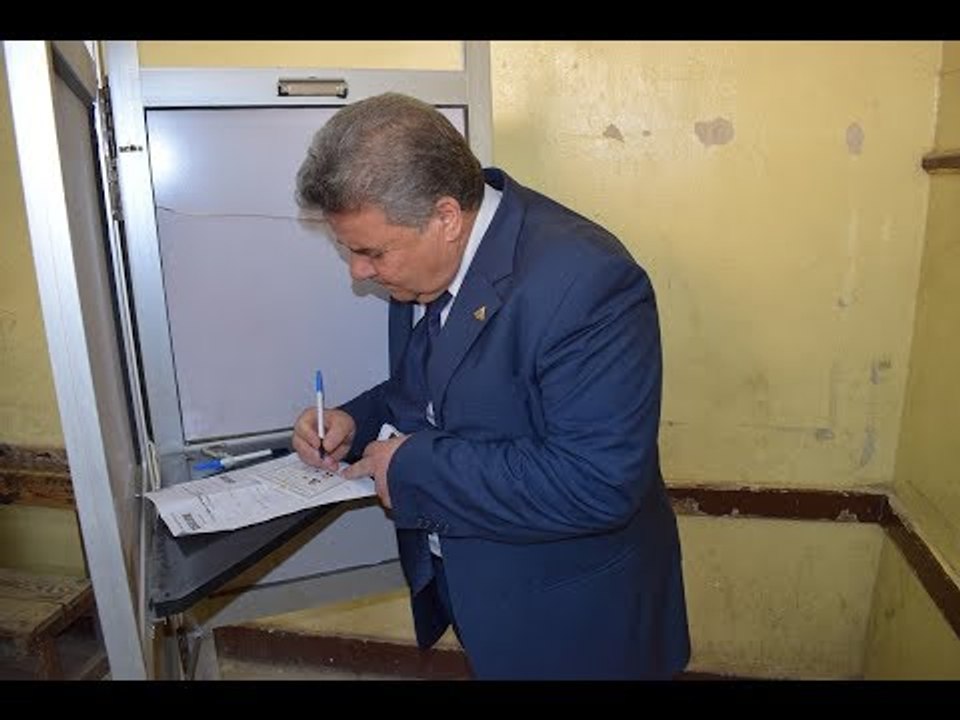 صدى البلد | رئيس جامعة بنها يصوت في انتخابات الرئاسة: الزحام نموذج للإصرار