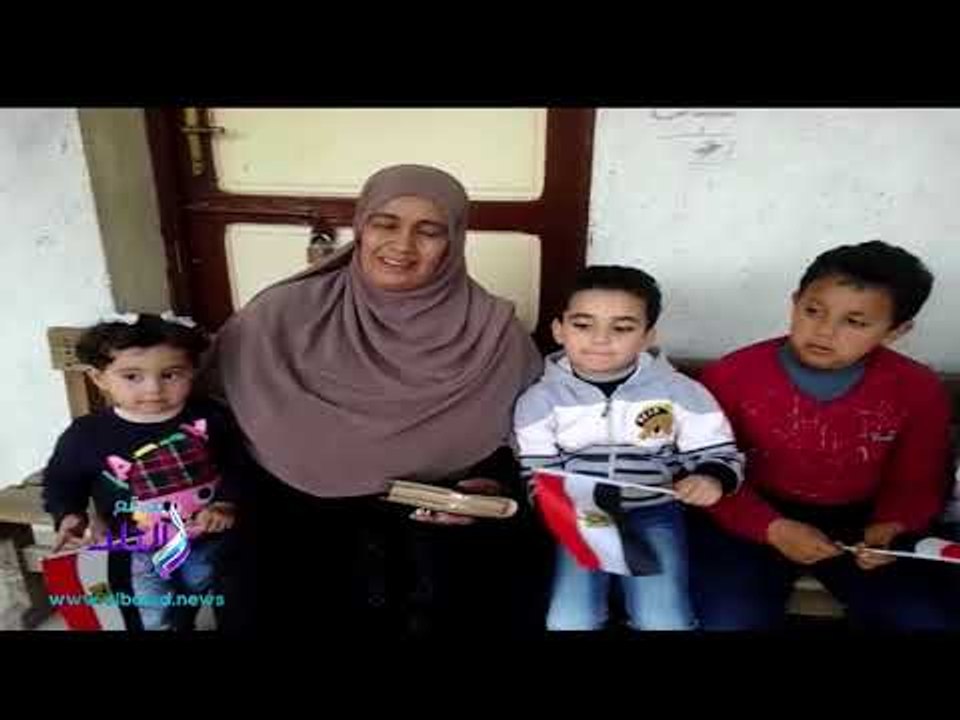 الانتخابات الرئاسية 2018 .. مسنة تصطحب أحفادها...